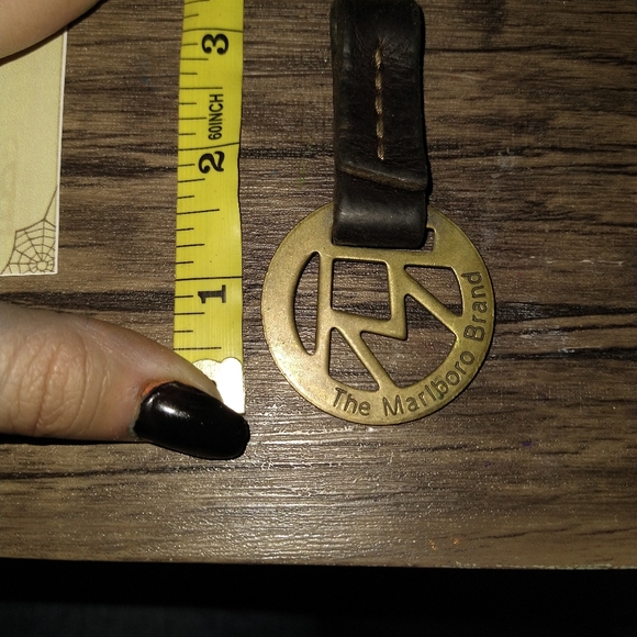 The Marlboro Brand Leather and Brass Keychain - Picture 4 of 4